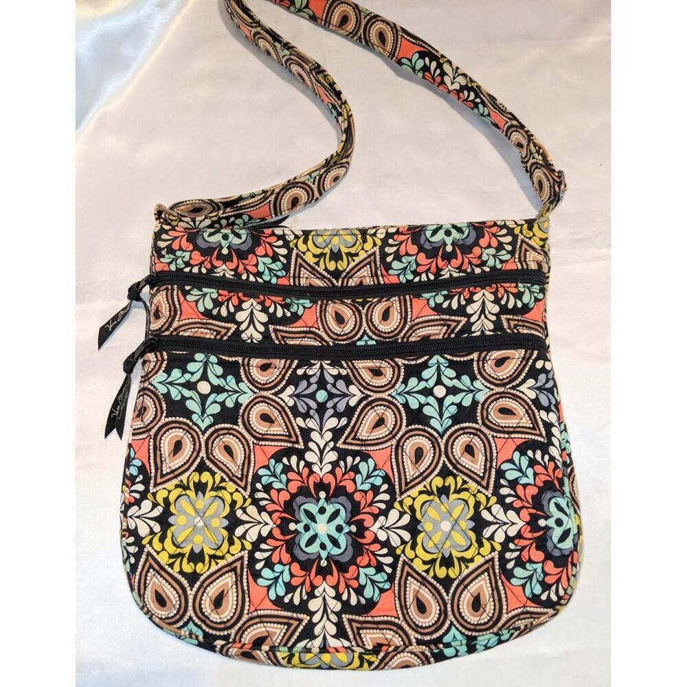 Vera Bradley Sierra Triple Zip Hipster Crossbody Purse Bag EUC Floral Quilted - Picture 1 of 7